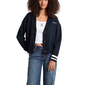 GUESS JEANS EMBROIDERED LOGO VARSITY CARDIGAN DARING OCEAN